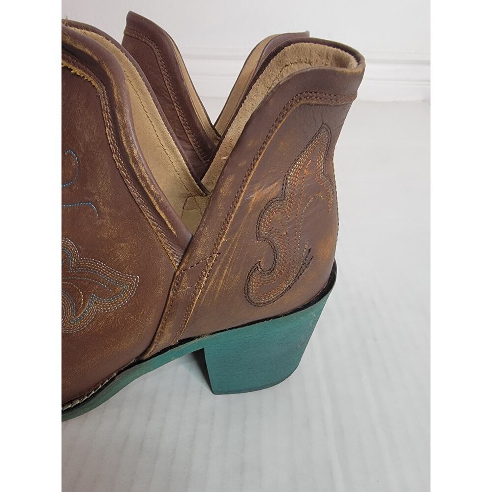 Circle G Women's Sz 9 Cognac Embroidered Leather Western Cowgirl Ankle Boots - Picture 5 of 10